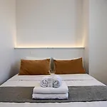 Phaedrus Living - Seaside Executive Flat Harbour 207