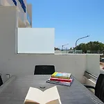 Phaedrus Living - Seaside Luxury Flat Harbour 104
