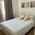 Victoria 1