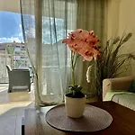 Elysia Park Pool View Apartment