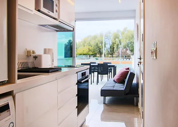 Phaedrus Living - Seaside Luxury Flat Harbour 104