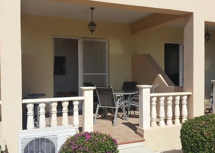 Panorama Court
