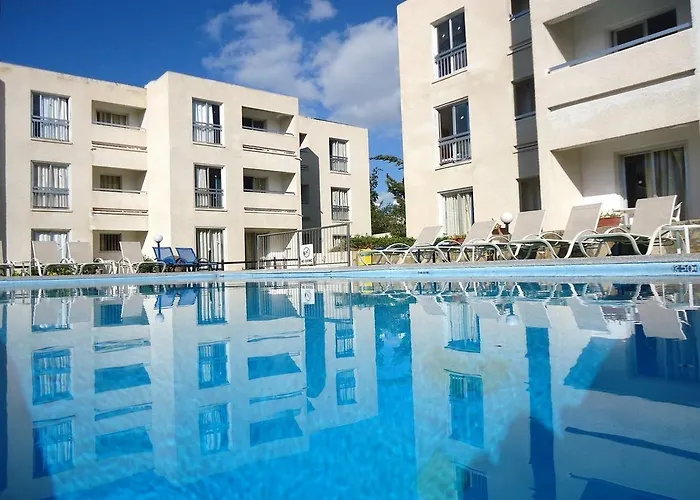 Daphne Hotel Apartments