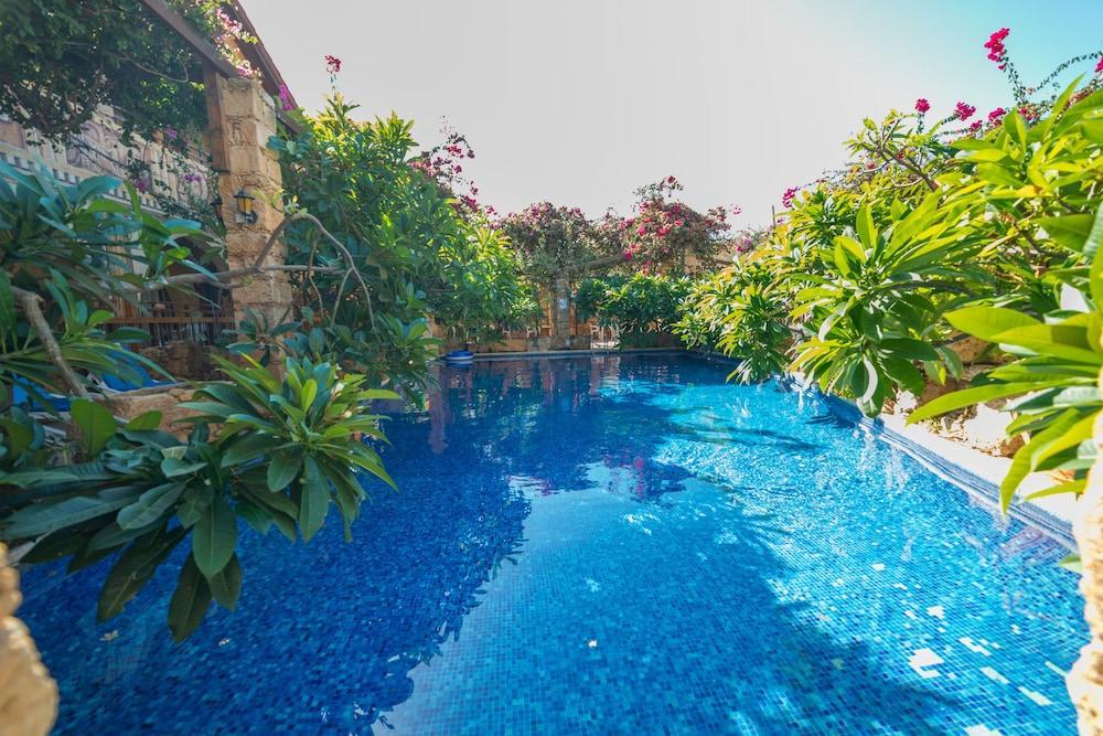 Roman Boutique Hotel