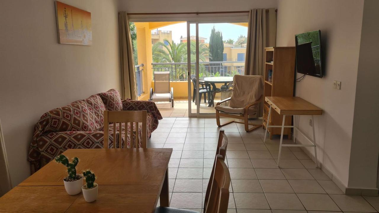 Sunny Limnaria Gardens 2 Bedroom * Paphos