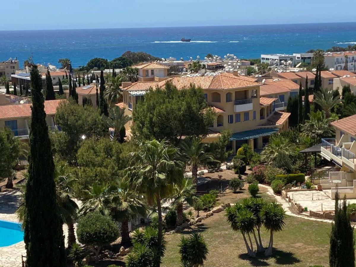 Regina Garden Renovated & Lovely Apartment, Paphos