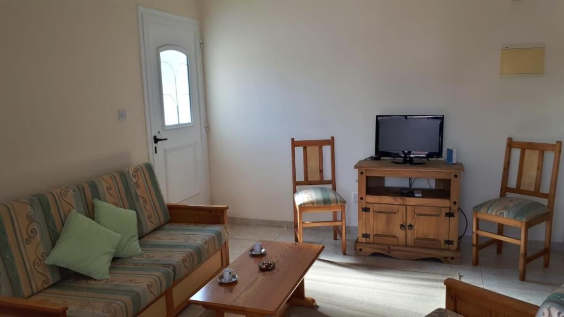 Superior Court Vacation Away From Apartment Paphos