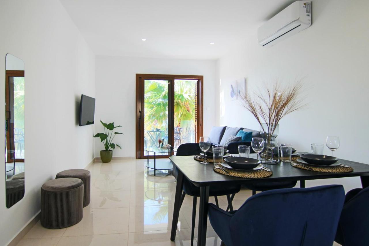 Phaedrus Living: Seaside Flat Constantinos 113