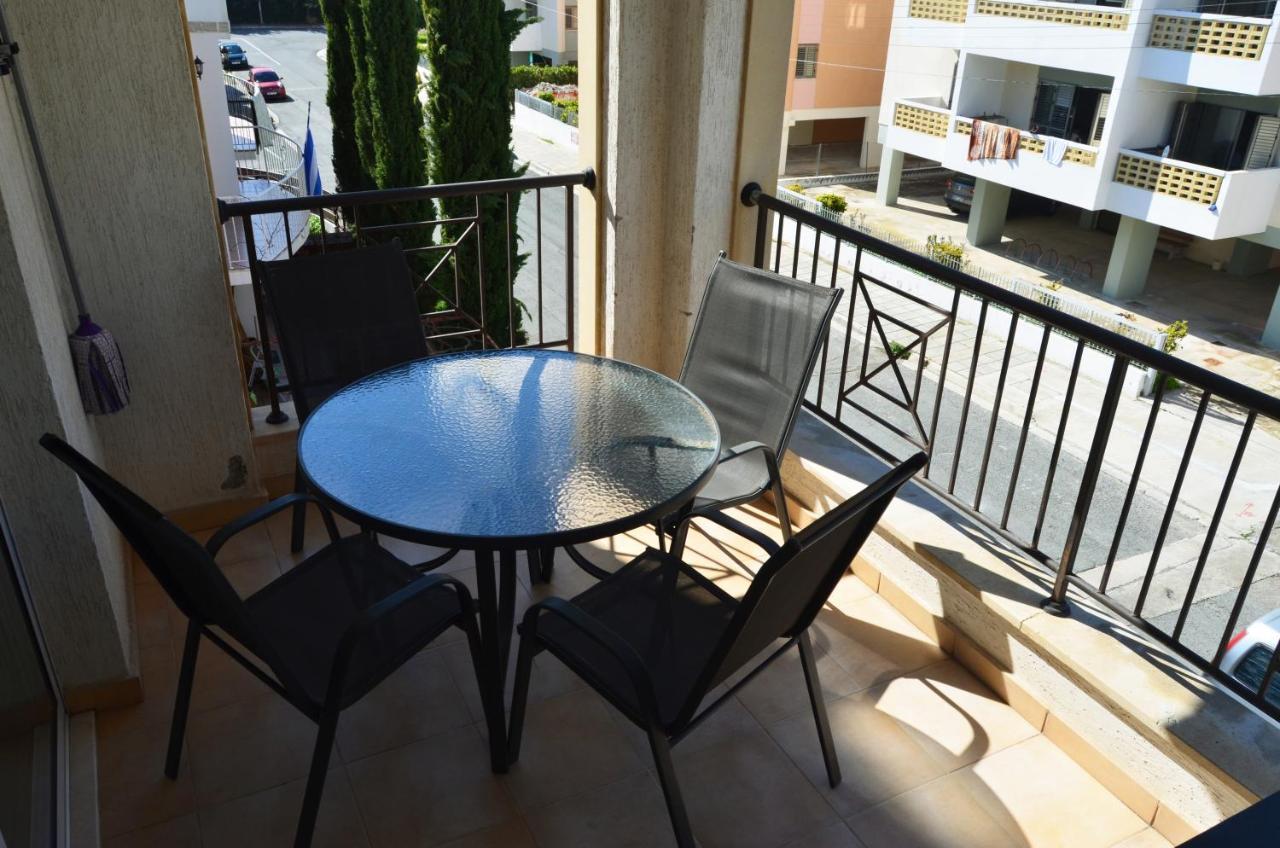 Aristo Universe 5 , Bobs Cave Apartment Paphos