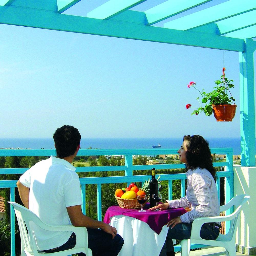 Aparthotel Sunny Hill 3*
