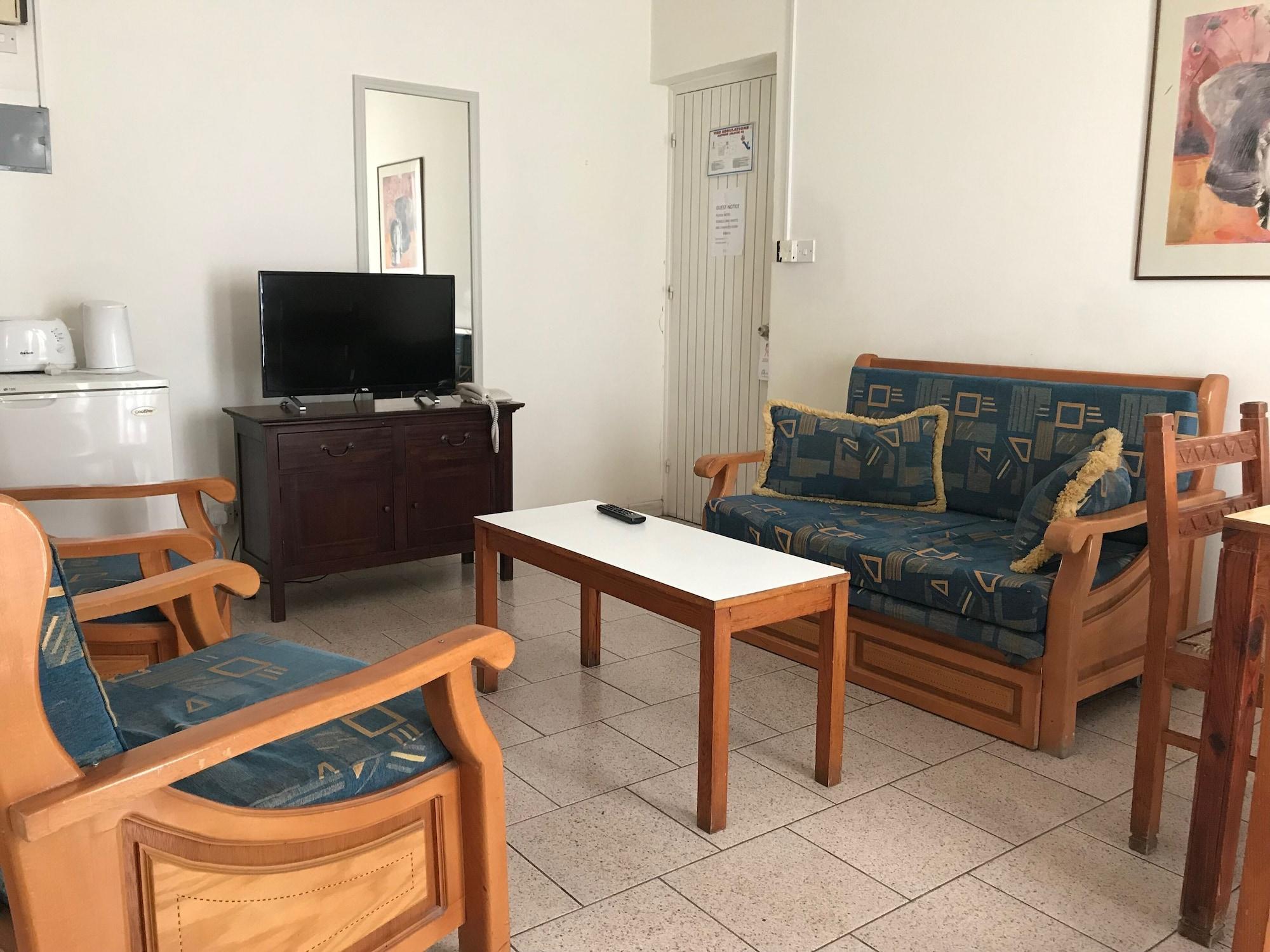 Daphne Aparthotel 3*