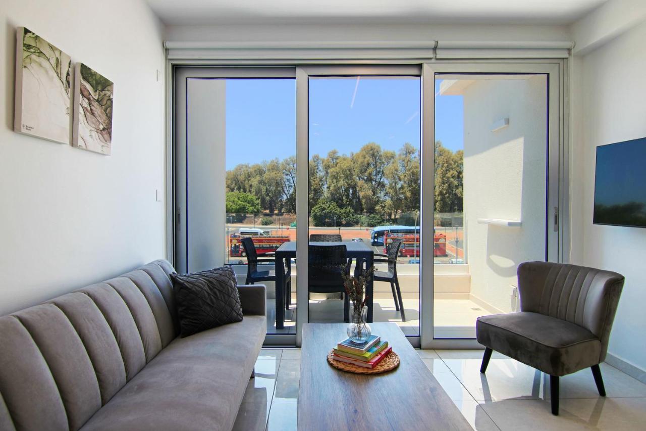 Phaedrus Living - Seaside Executive Flat Harbour 207 Apartment *