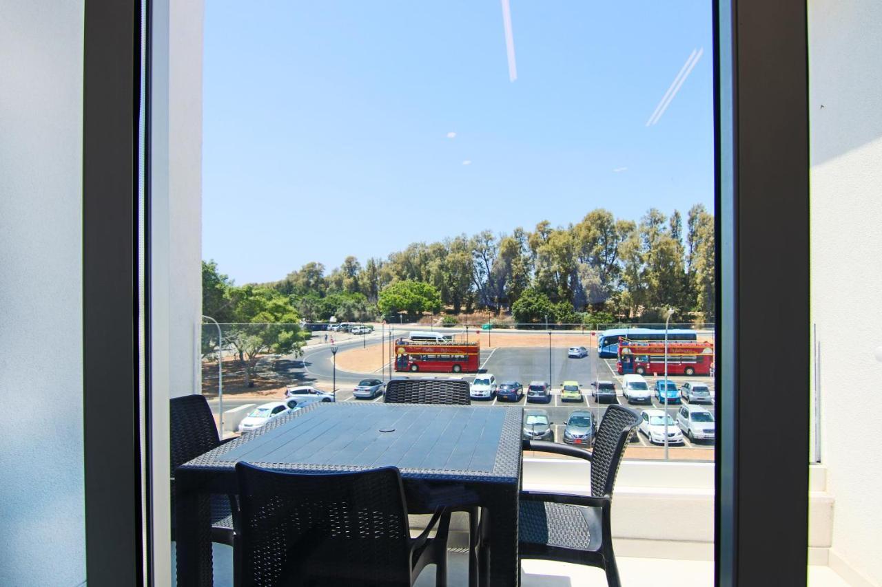 Phaedrus Living - Seaside Executive Flat Harbour 207 * Paphos