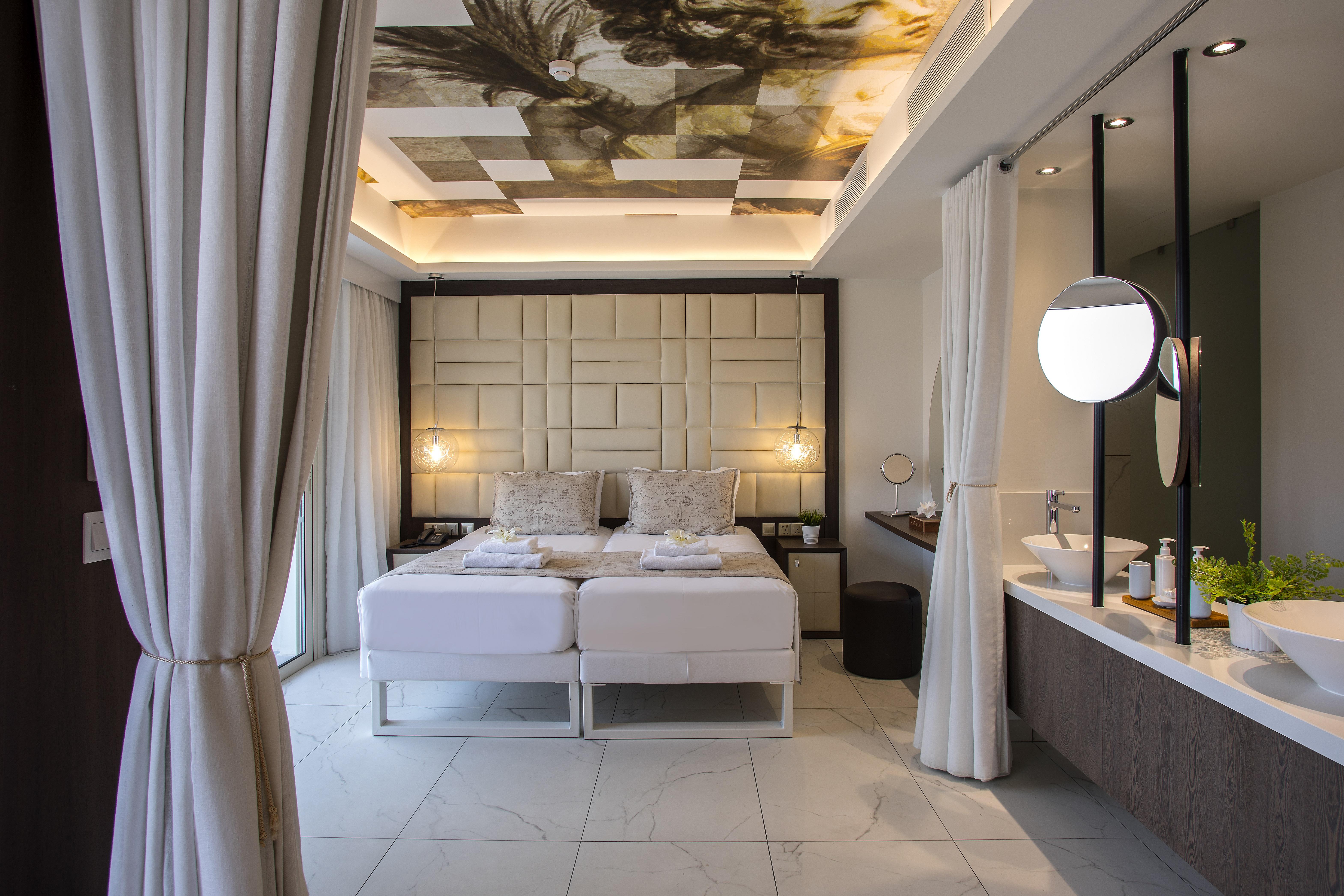King Jason - Designed For Adults By Louis Hotel 4*