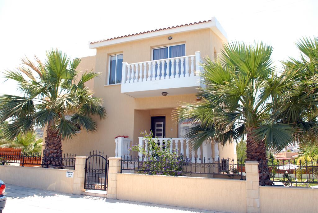 Diamond Villas *