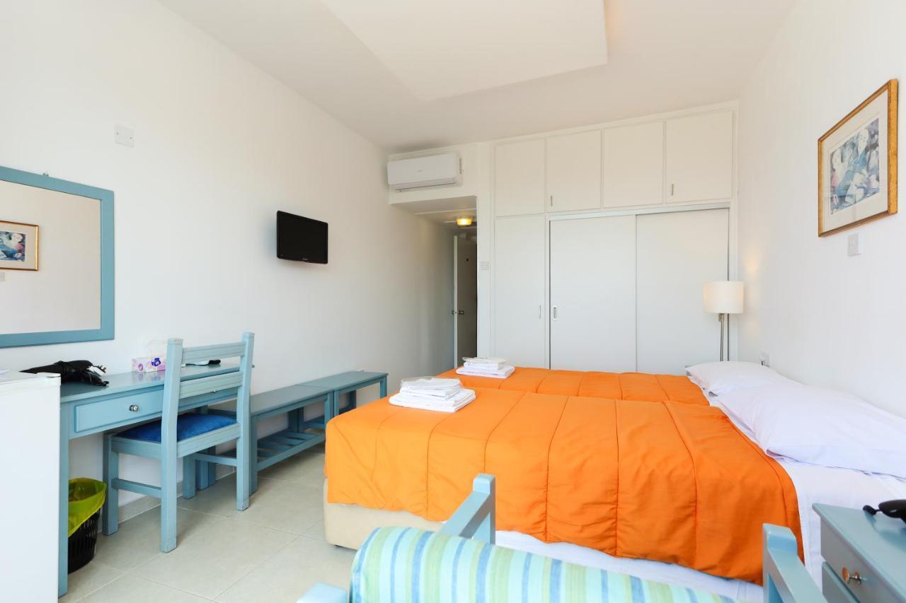 Hotel Axiothea 2*