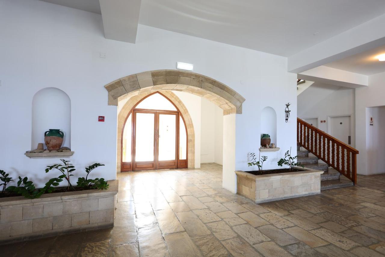 Hotel Axiothea Paphos
