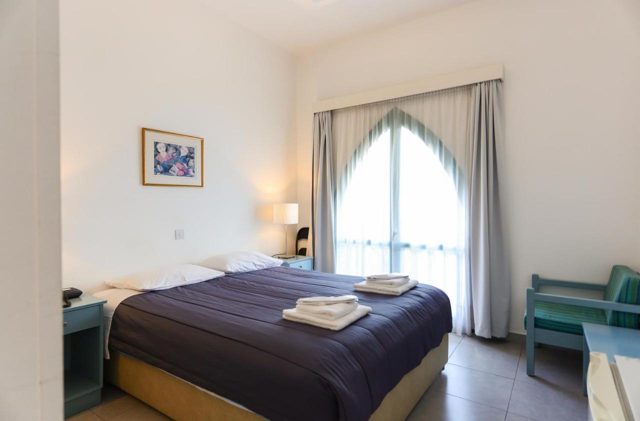 Hotel Axiothea Paphos
