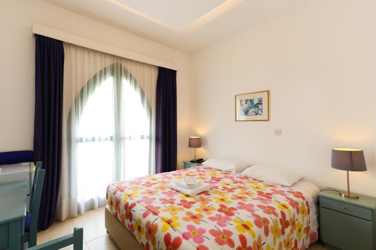 Hotel Axiothea Paphos