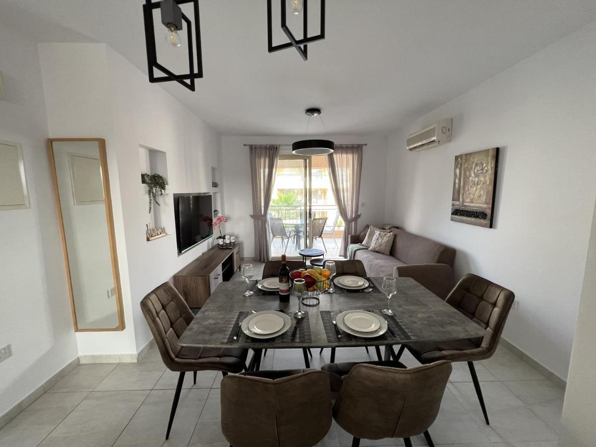Royal-seacrest Paphos-center Vip Apartment