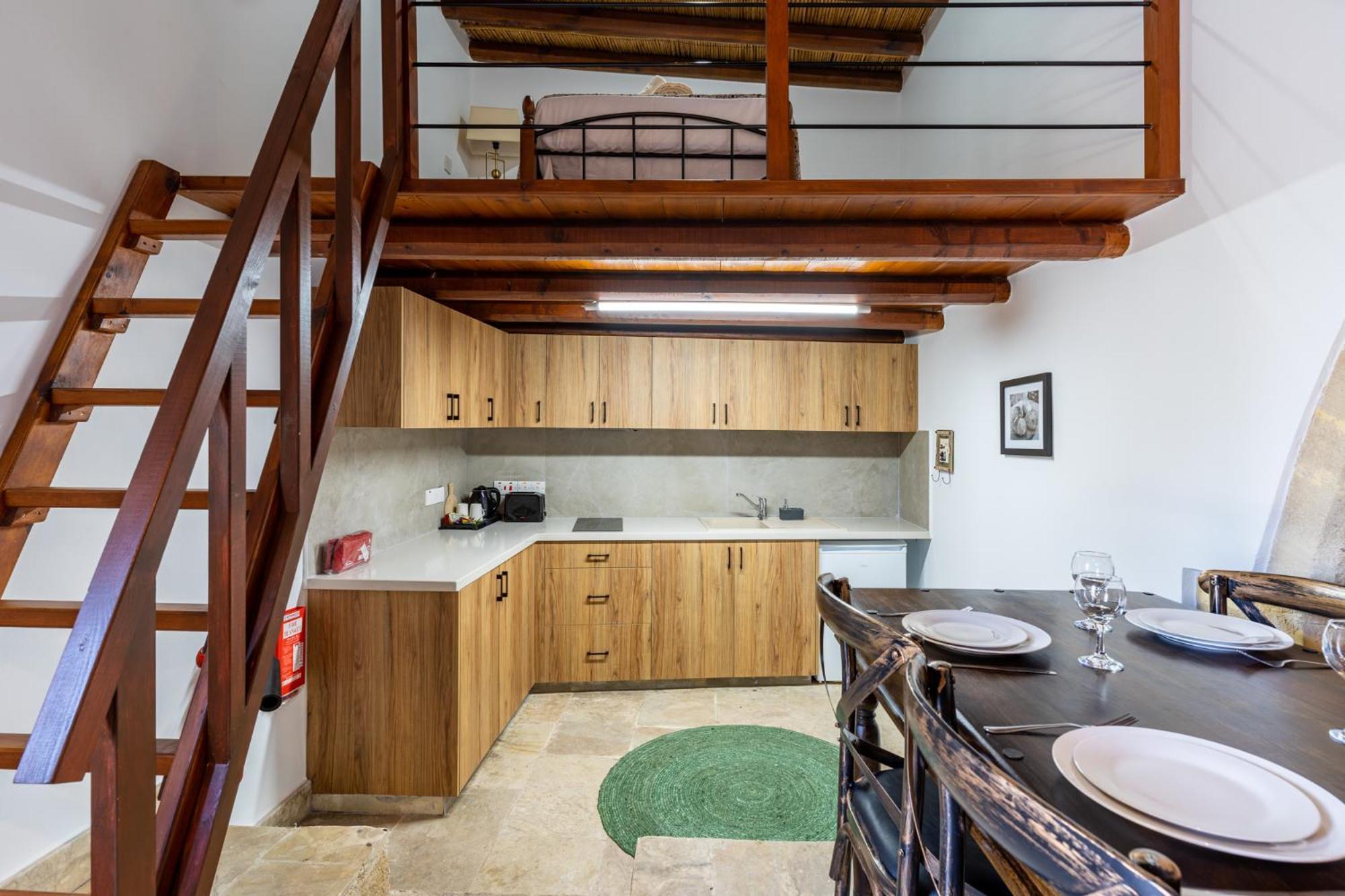 Stone Court Boutique Aparthotel Miliou