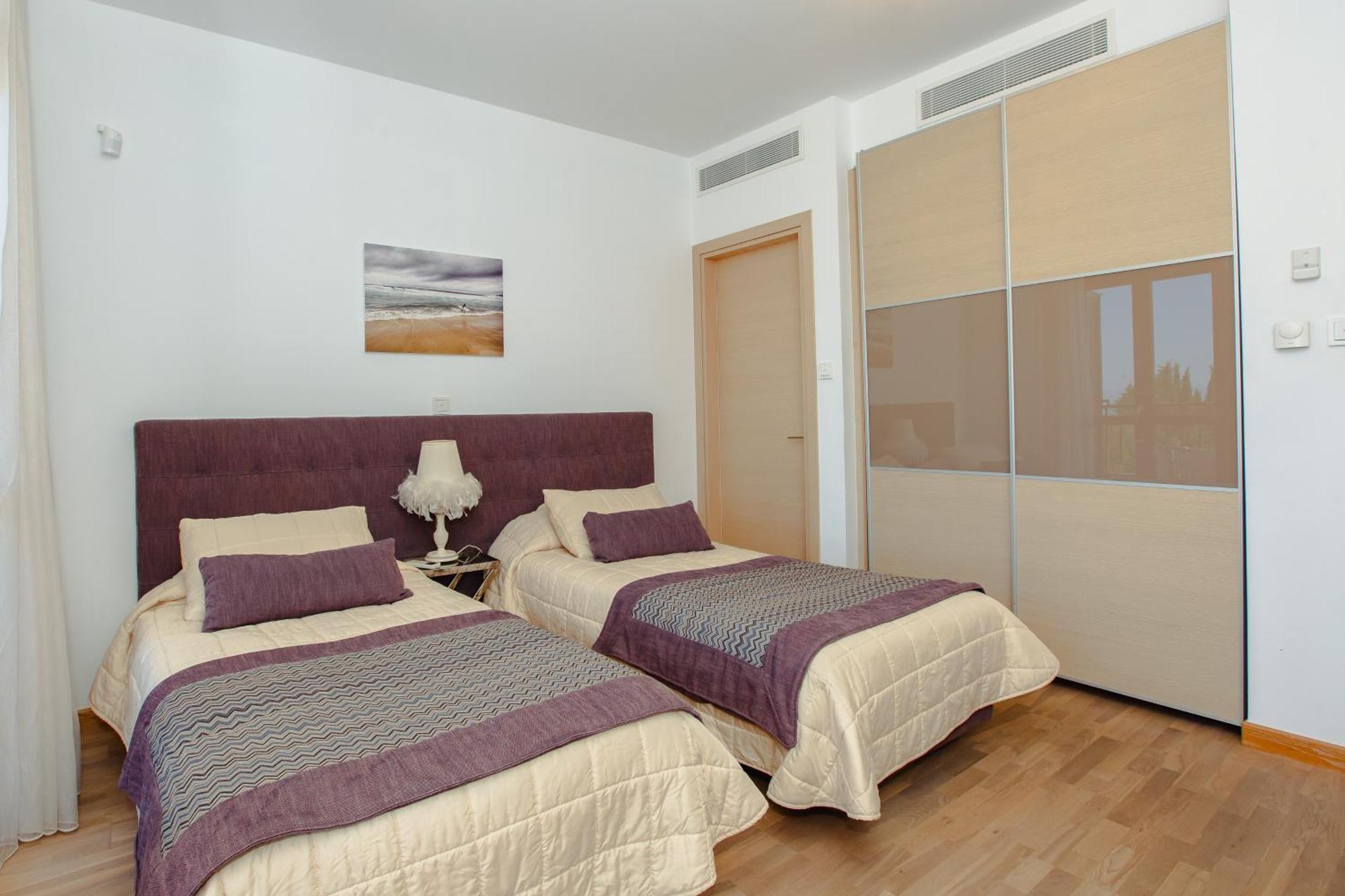 Villa Luxury Aj 06 With Private Heated Pool *