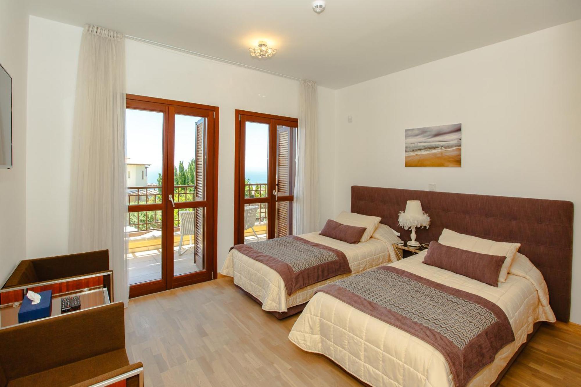 Luxury Aj 06 With Private Heated Pool * Paphos