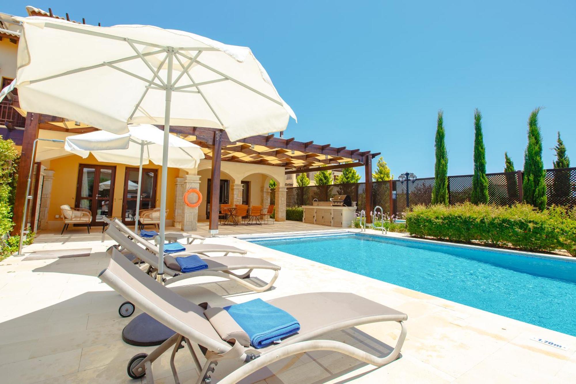 Villa Luxury Aj 06 With Private Heated Pool
