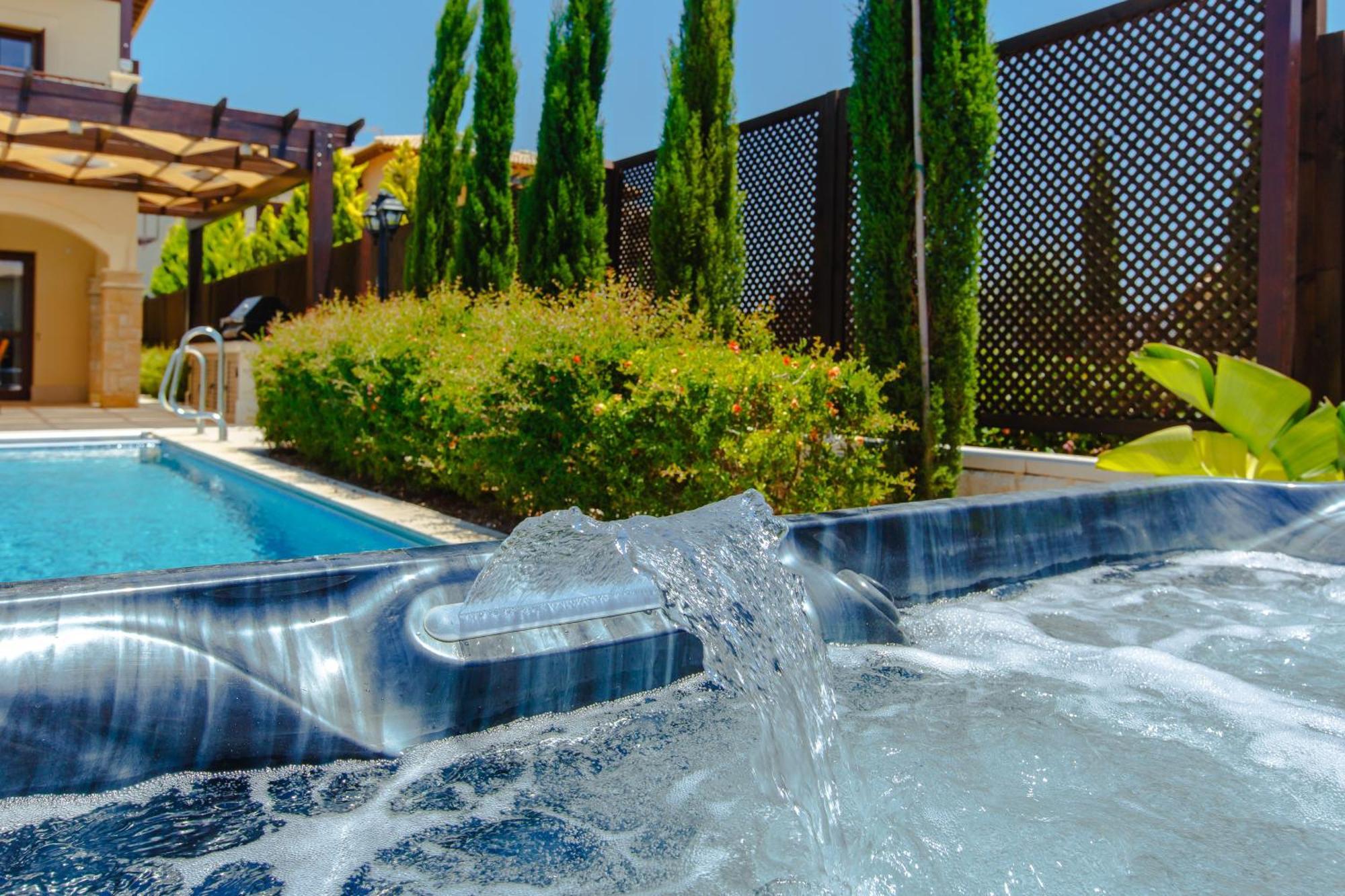 Villa Luxury Aj 06 With Private Heated Pool Paphos