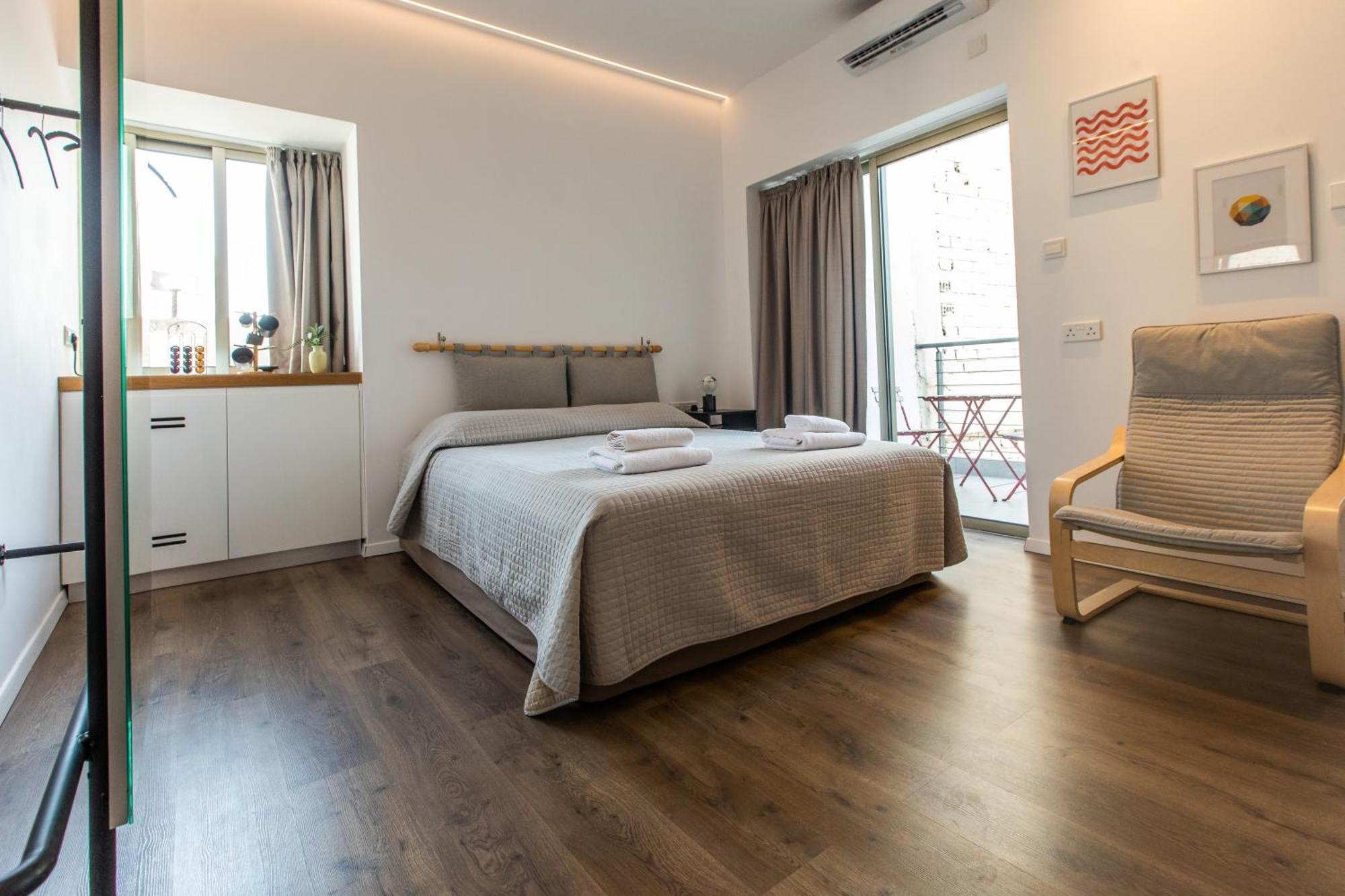 - Unique Staying In Centre 2* Paphos