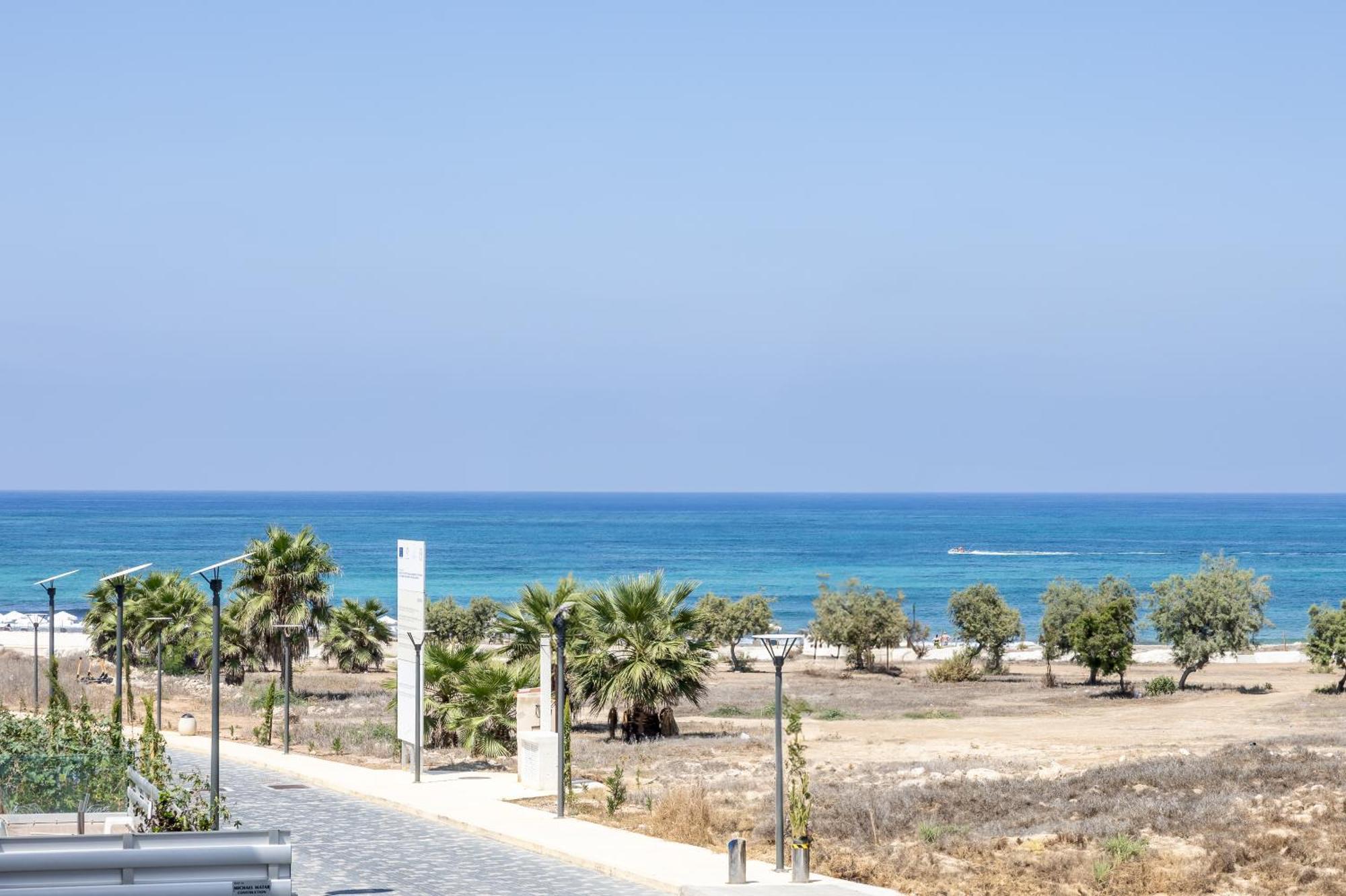 Lighthouse By The Sea Apartamento Paphos