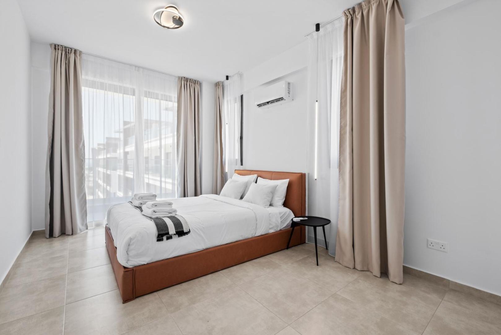 Universal Residences E Ii Apartment