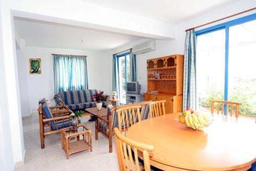 Queen Eyridiki Luxury 1