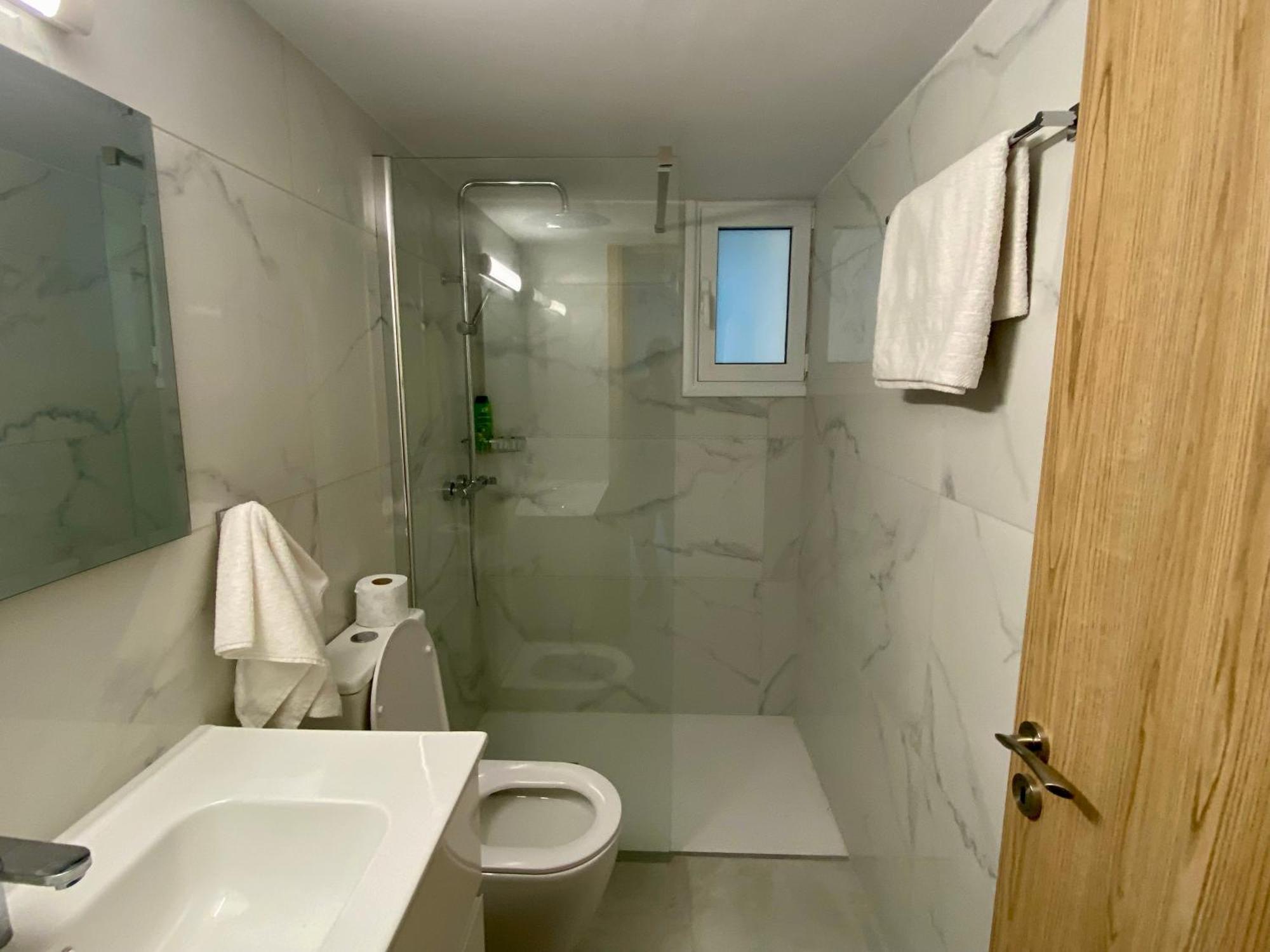 Seaside Two Bedroom Modern Flat In Tourist Area Paphos