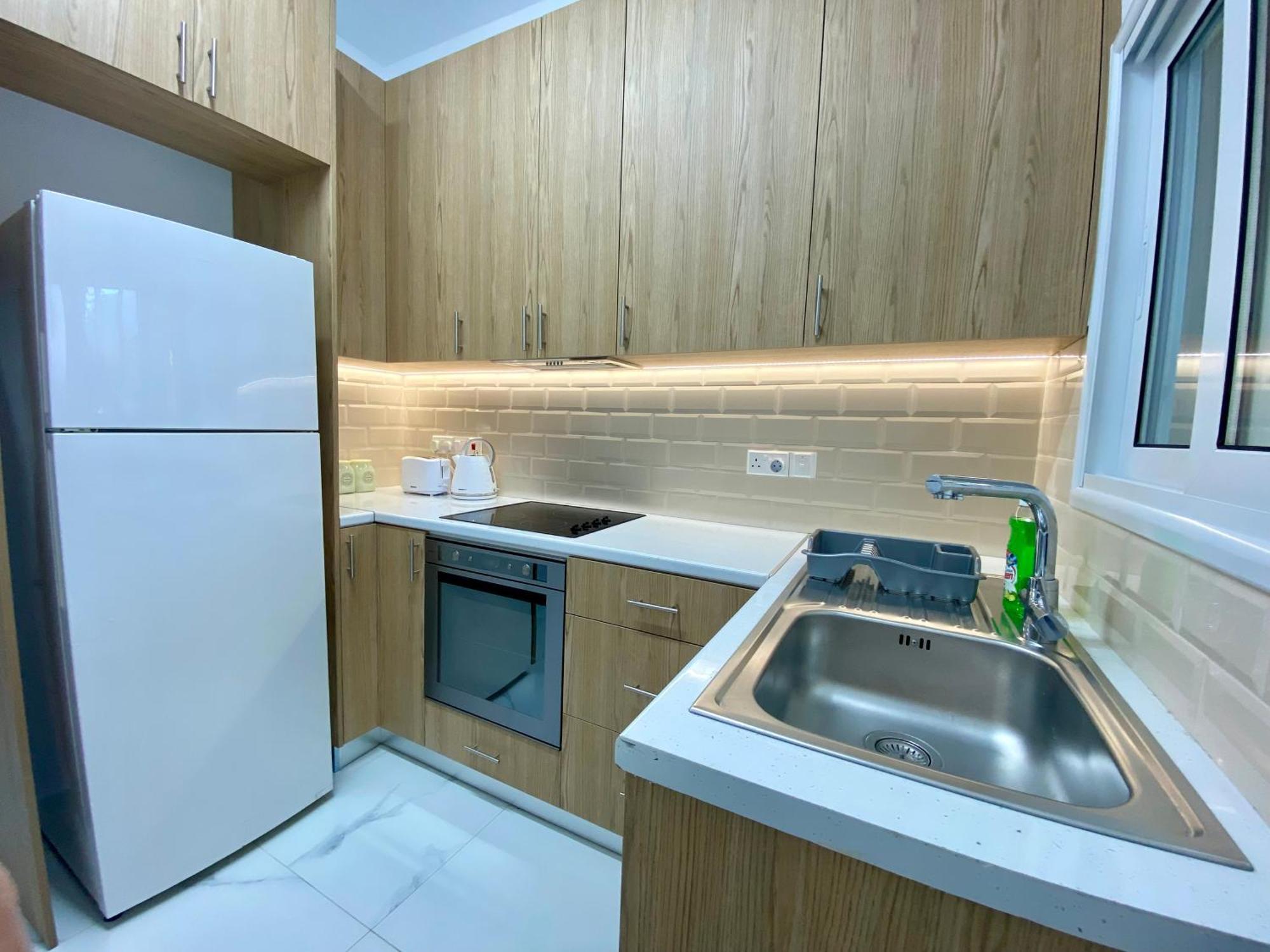 Apartment Seaside Two Bedroom Modern Flat In Tourist Area Paphos