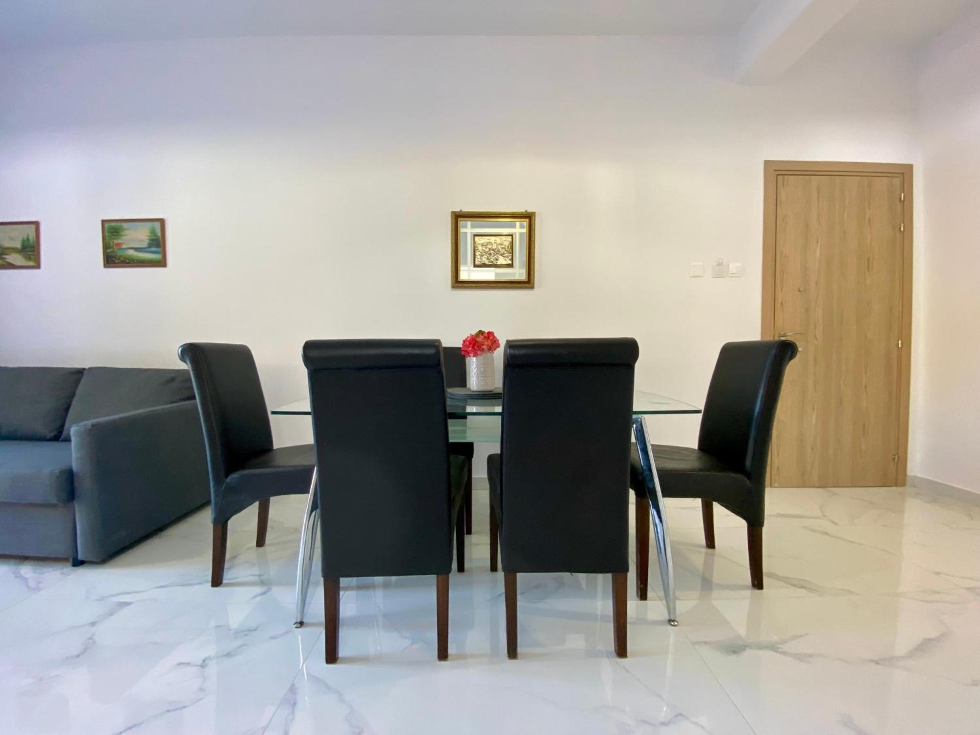 Seaside Two Bedroom Modern Flat In Tourist Area Apartment Paphos
