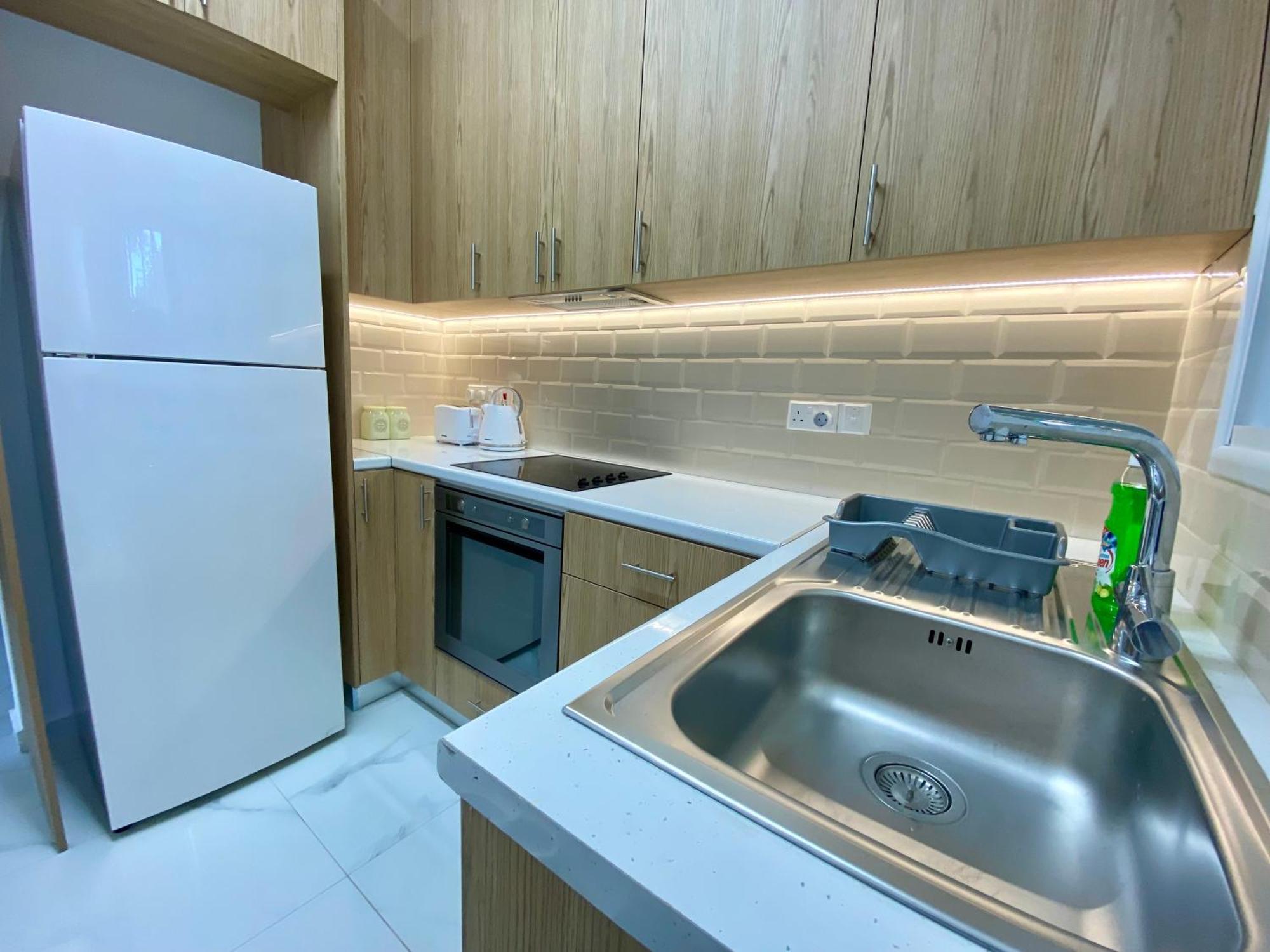 Seaside Two Bedroom Modern Flat In Tourist Area Apartment Paphos
