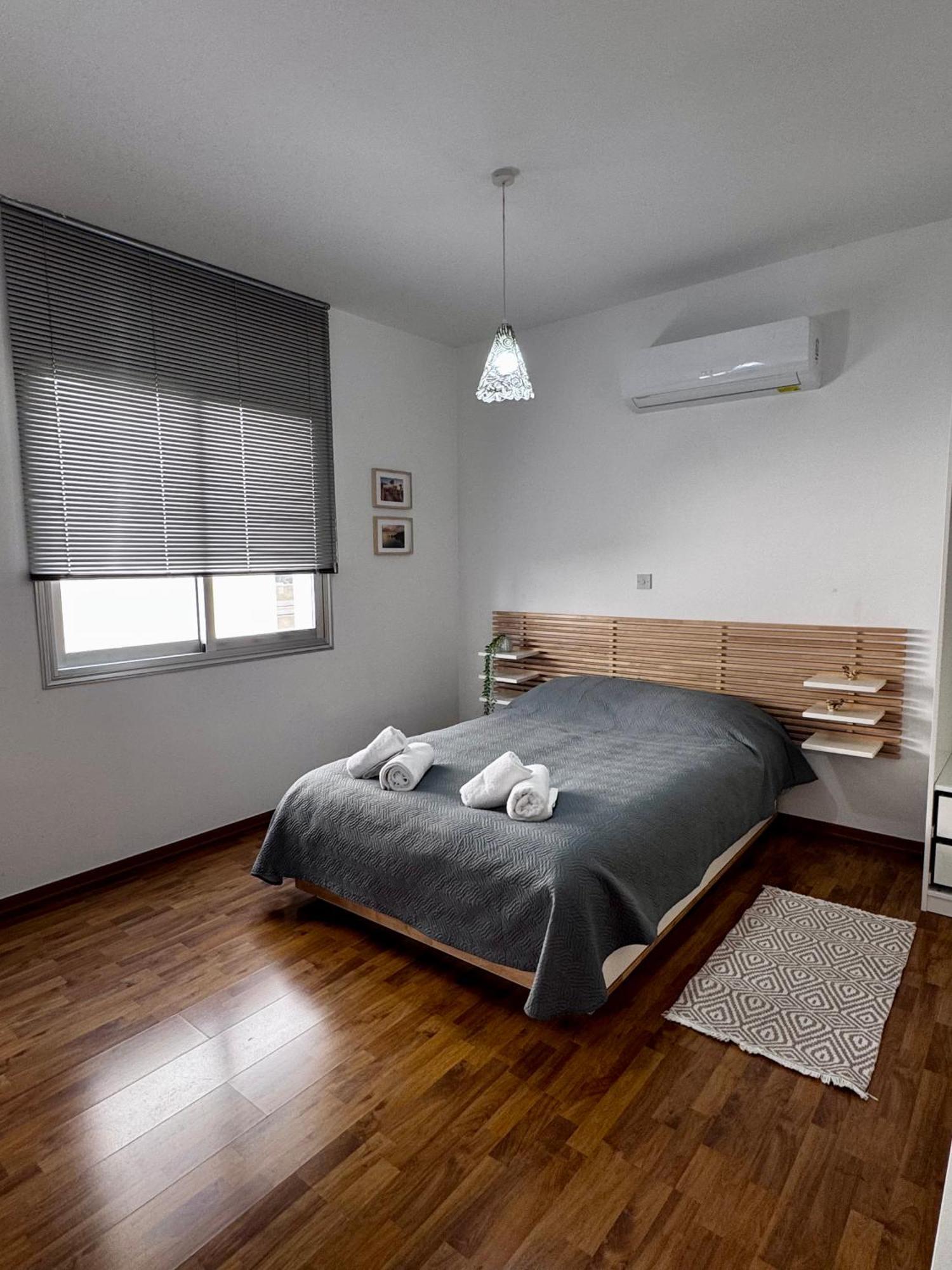 Lovely In Apartment *
