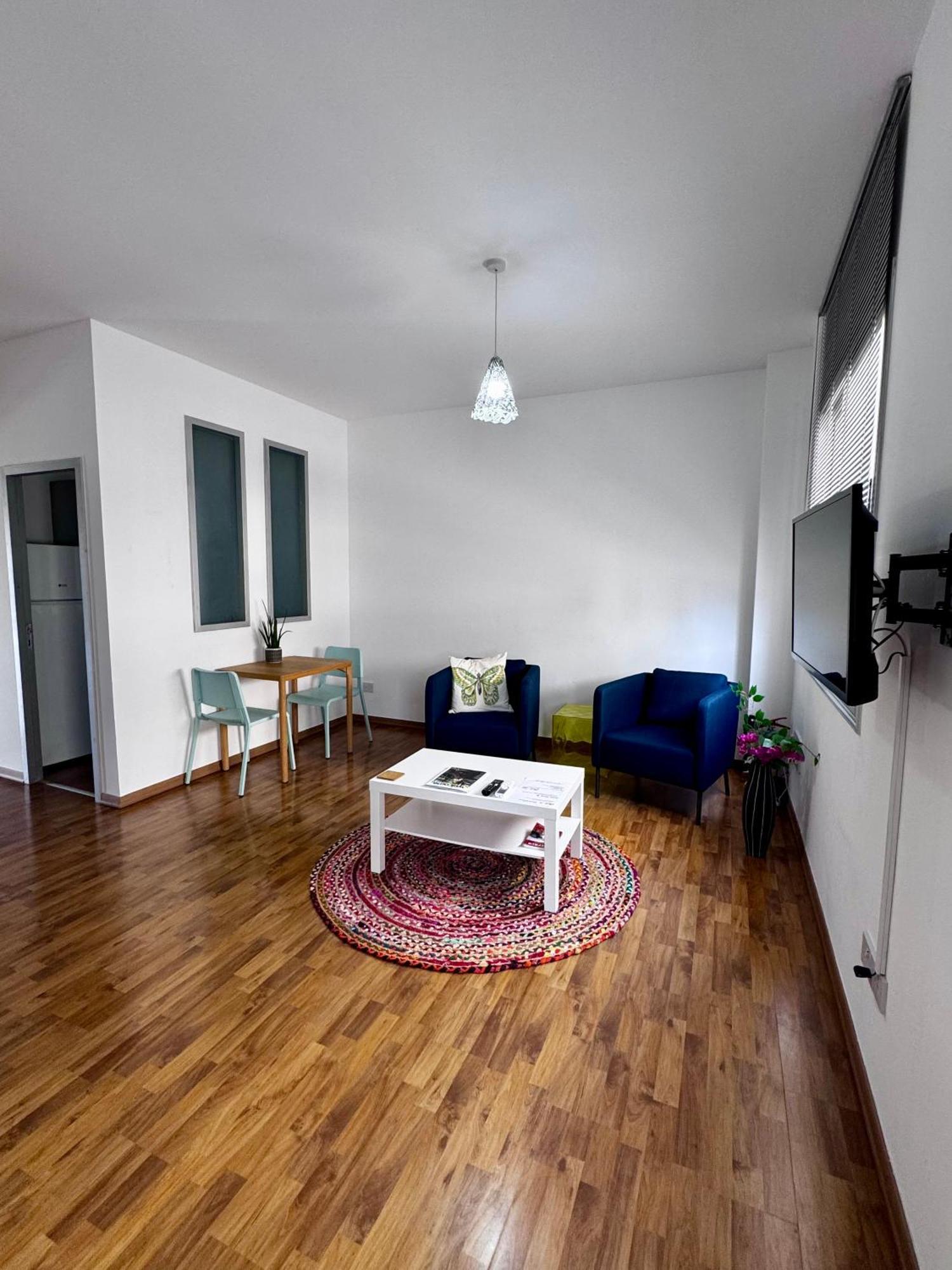 Lovely In Apartment