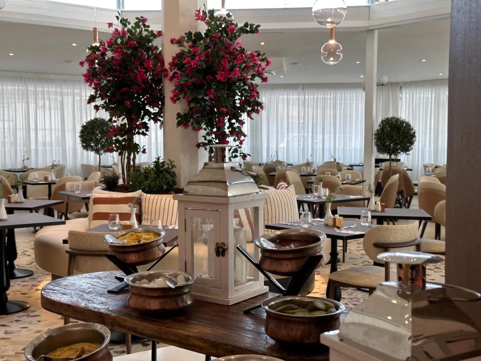 King Jason - Designed For Adults By Louis Hotel Paphos