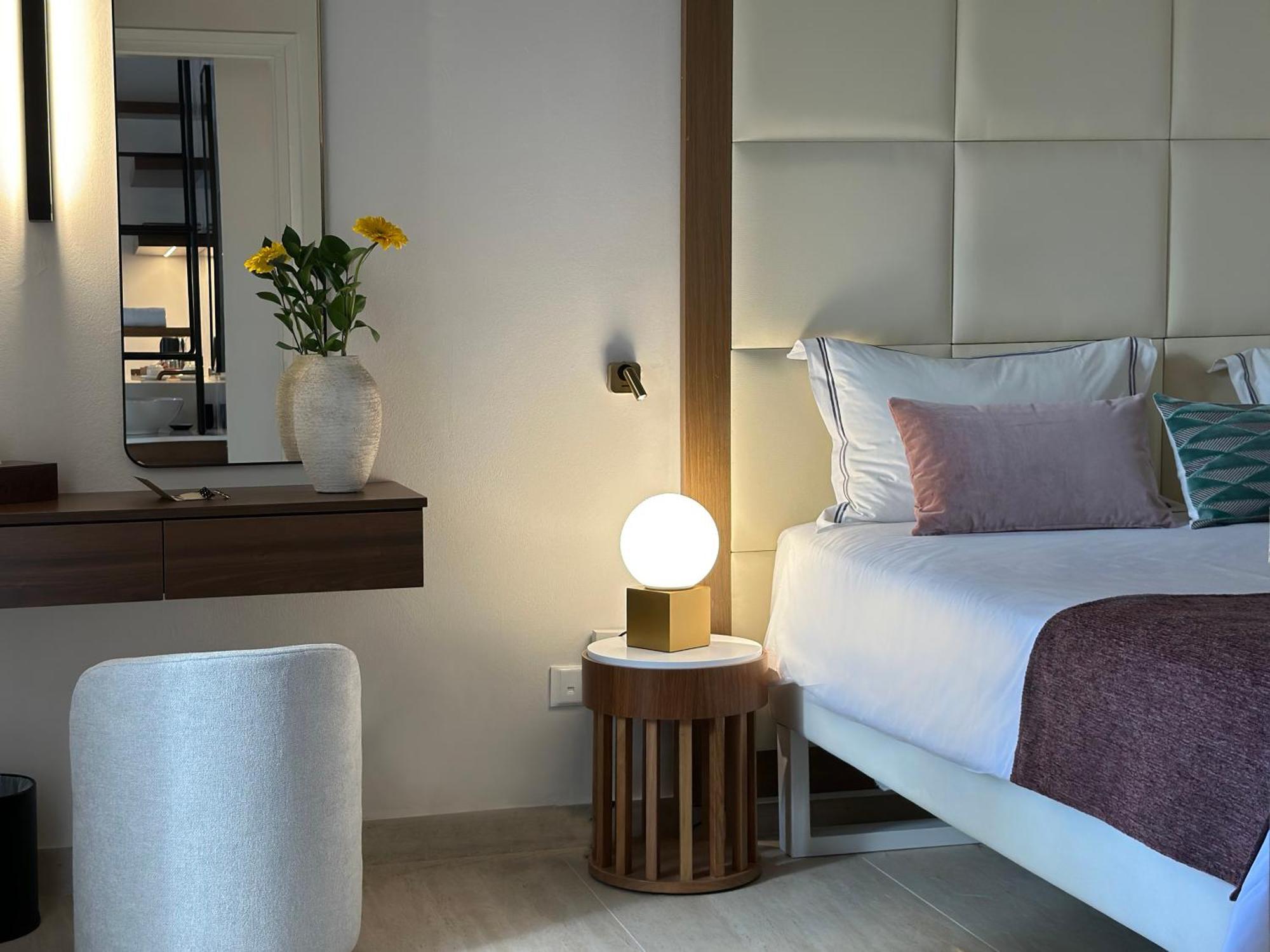 King Jason - Designed For Adults By Louis Hotel 4*
