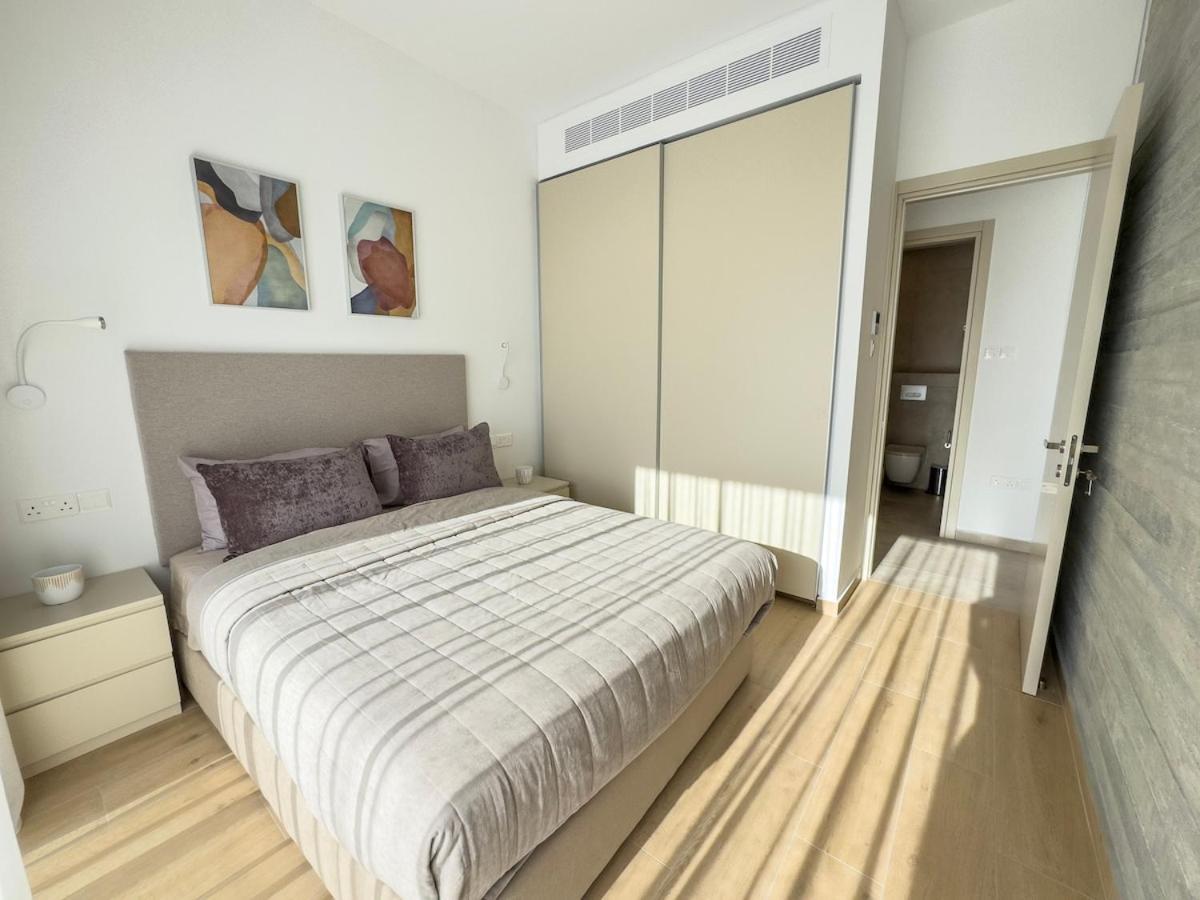Malberry Park 102 - Modern 2 Bedroom With Pool, Gym, Jaccuzi Apartamento Paphos
