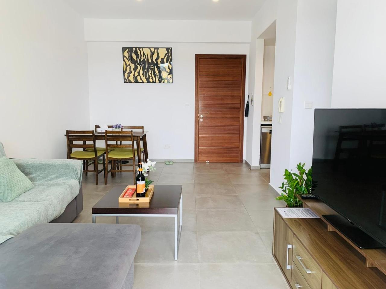 Luxury Residential - Two Bedrooms - Elysia - Center Apartment *