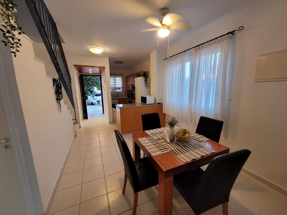 Apartment Large 2-bedroom Townhouse With Patio, 200mbps Wifi *