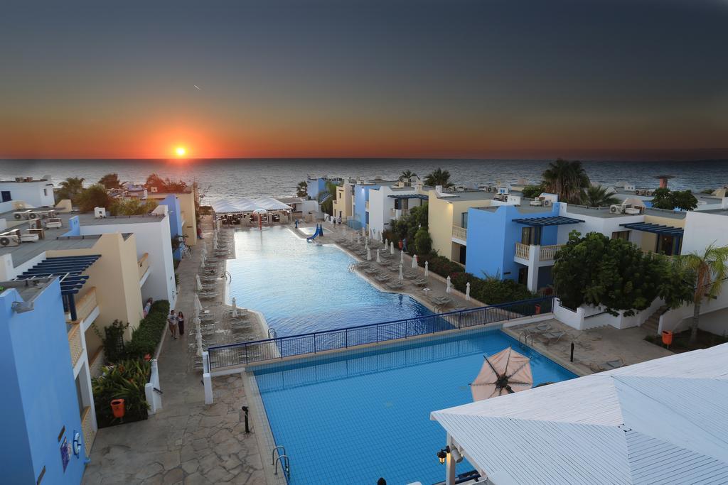 Eleni Holiday Resort 4*