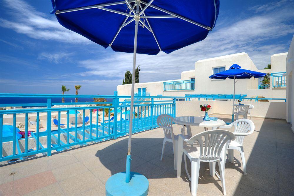 Sunny Hill Aparthotel 3*