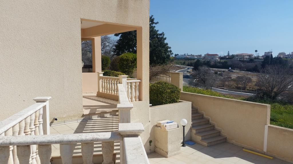 Panorama Court *