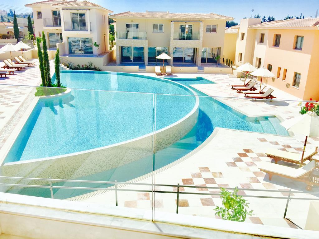 Oasis Park Villa *