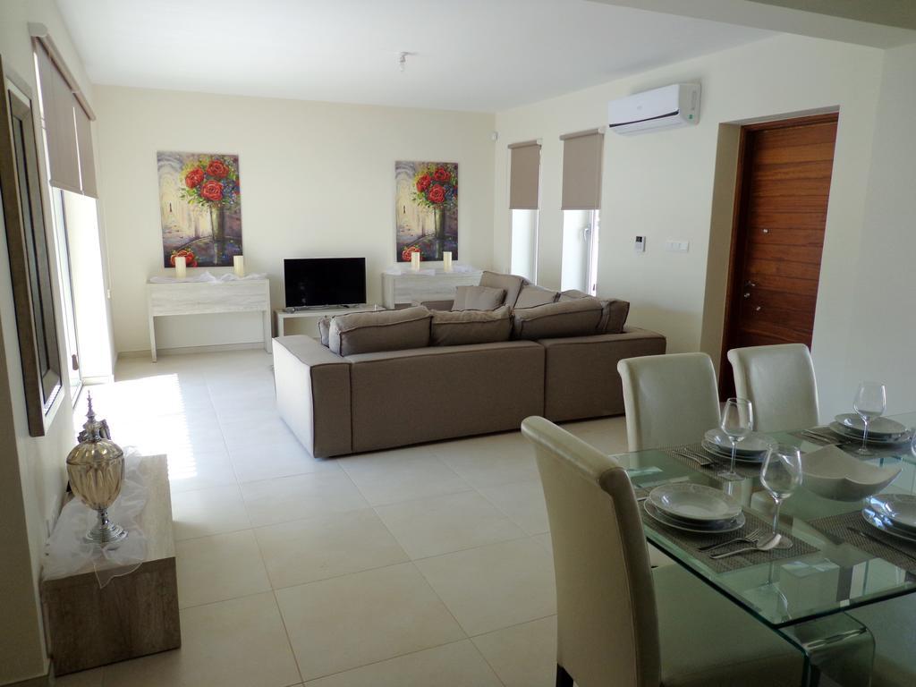Residences *