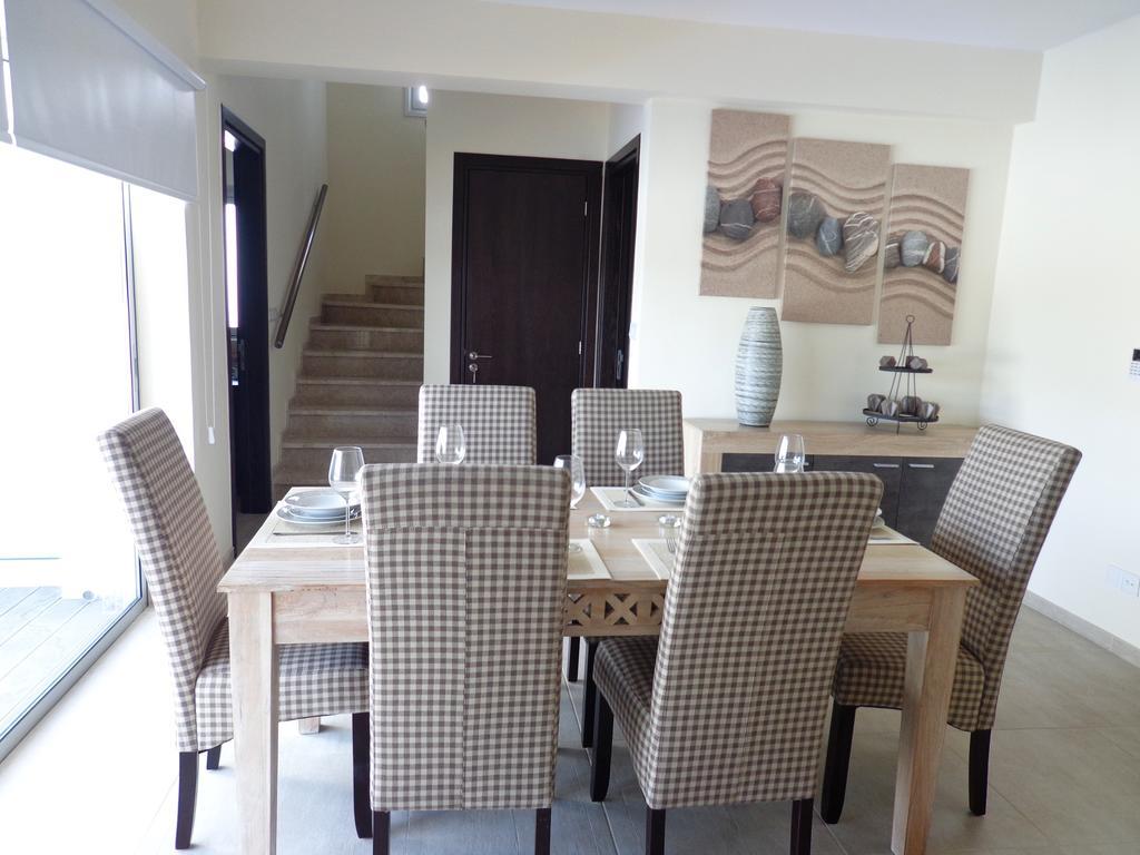 Residences *